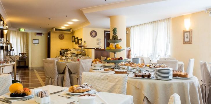 Apsistokite HOTEL VECCHIO BORGO viešbutyje už gerą kainą.