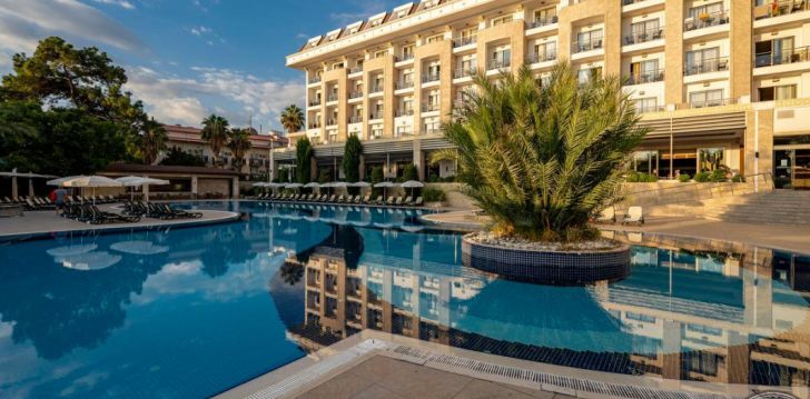 Tavo atostogos prasideda viešbutyje SUNLAND RESORT HOTEL