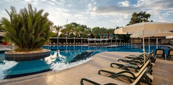 Nepraleisk progos pailsėti už gerą kainą - viešbutyje SUNLAND RESORT HOTEL