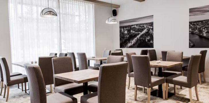 Viešbutis HOTEL PLATAN įsikūręs Lenkija.
