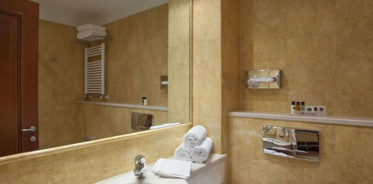 Jaukus viešbutis HOLIDAY INN CAGLIARI, jūsų atostogoms