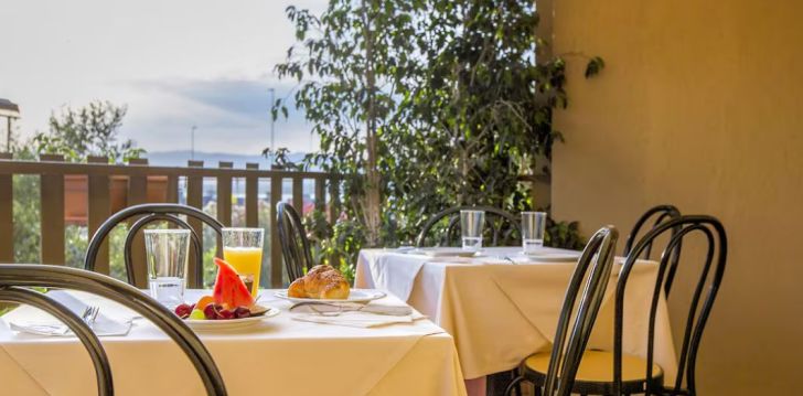 Apsistokite HOTEL RESIDENCE ULIVI E PALME viešbutyje už gerą kainą. 