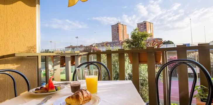 Viešbutis HOTEL RESIDENCE ULIVI E PALME įsikūręs Italija.