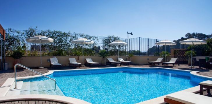 Patogus viešbutis jūsų kelionei – 4* HOLIDAY INN CAGLIARI