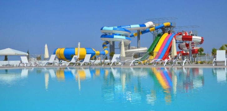 planuoji kelionę į Kipras? apsistokite 5 viešbutyje KING EVELTHON BEACH HOTEL & RESORT.