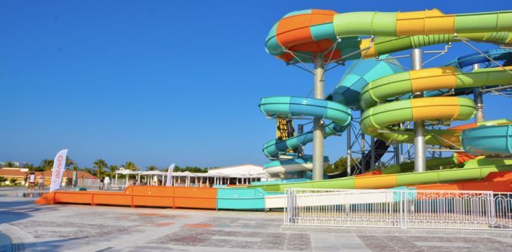 Apsistokite FANTAZIA AQUA PARK BEACH RESORT viešbutyje už gerą kainą. 