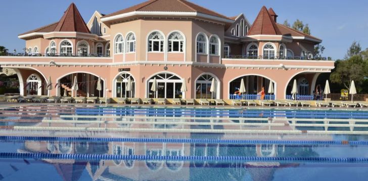 Apsistokite SIRENE BELEK HOTEL viešbutyje už gerą kainą. 