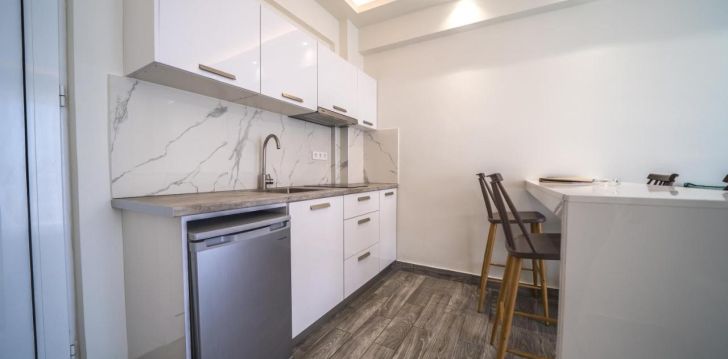 Planuoji kelionę į Graikija? apsistokite 2 viešbutyje PORTO KALAMAKI HOTEL APARTAMENTS. 