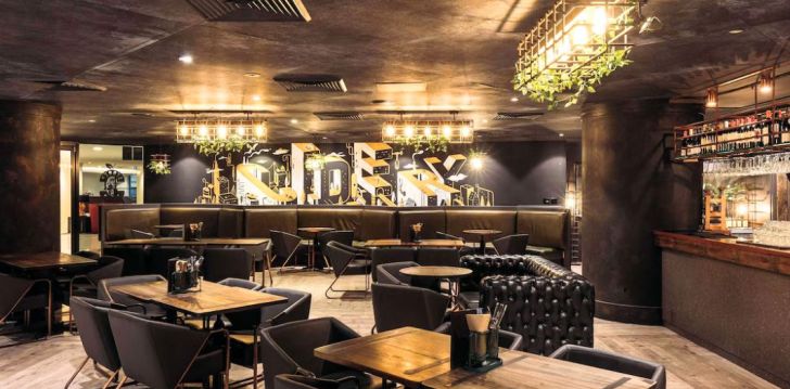 RYDGES WORLD SQUARE - klientų vertinamas, kaip geras kainos ir kokybės santykis. 