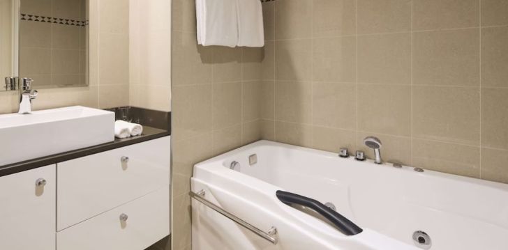 Apsistokite RYDGES WORLD SQUARE viešbutyje už gerą kainą.