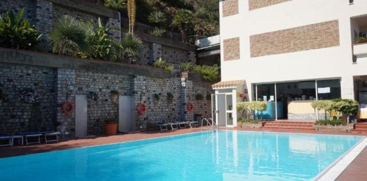 Rinkitės viešbutį BAY PALACE kelionei į Italija