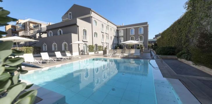 Apsistokite AIRONE CITY HOTEL viešbutyje už gerą kainą. 