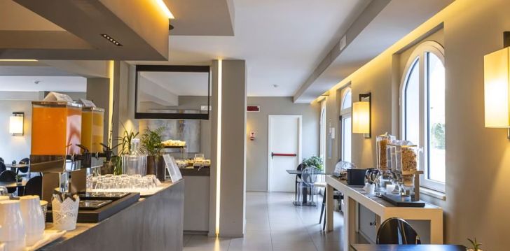 Apsistokite AIRONE CITY HOTEL viešbutyje už gerą kainą.