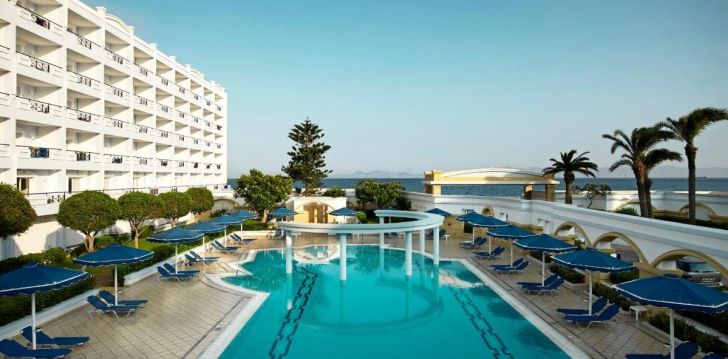 apsistokite MITSIS GRAND HOTEL BEACH HOTEL viešbutyje už gerą kainą. 