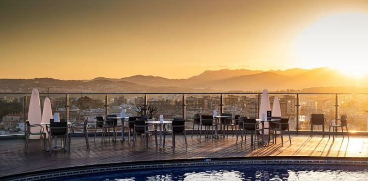 Apsistokite PIERRE & VACANCES HOTEL EL PUERTO viešbutyje už gerą kainą.