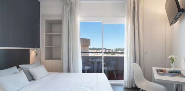 Apsistokite PIERRE & VACANCES HOTEL EL PUERTO viešbutyje už gerą kainą.