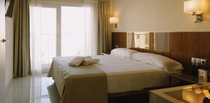 Rinkitės viešbutį APARTAMENTOS BUENDIA SUITES - TORREMOLINOS CENTRO kelionei į Ispanija