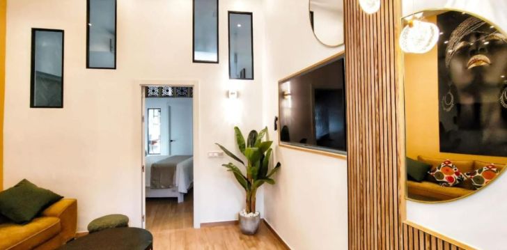 Apsistokite APARTAMENTOS BUENDIA SUITES - TORREMOLINOS CENTRO viešbutyje už gerą kainą.