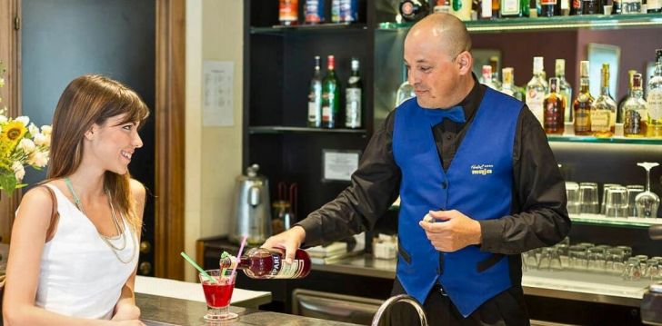 Nepraleisk progos pailsėti už gerą kainą - viešbutyje HOTEL MAJA