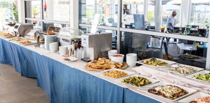 Rinkitės viešbutį SEA LION HOTEL kelionei į Italija