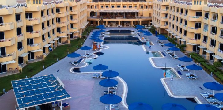 Apsistokite AMWAJ BEACH CLUB ABU SOMA (ex.Pickalbatros Beach Club Abu Soma) viešbutyje už gerą kainą. 