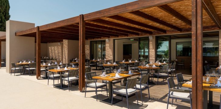 Apsistokite DREAMS CORFU RESORT & SPA viešbutyje už gerą kainą. 