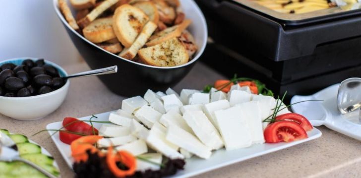 Planuoji kelionę į Juodkalnija? apsistokite 3 viešbutyje DVOR KORNIC.
