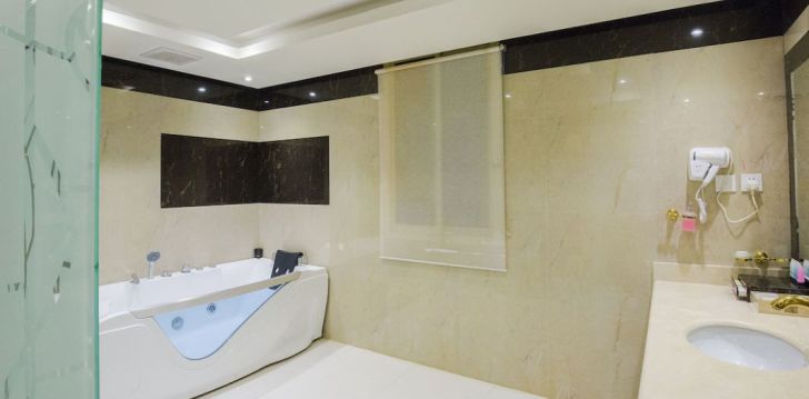 Geras kainos ir kokybės santykis atostogoms - viešbutis REST NIGHT HOTEL SUITES AL HAMRA