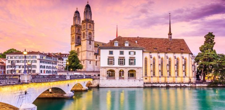 CROWNE PLAZA ZURICH - klientų vertinamas, kaip geras kainos ir kokybės santykis.