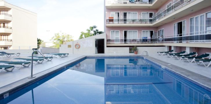 Apsistokite BJ PLAYAMAR HOTEL & APARTMENTS viešbutyje už gerą kainą. 