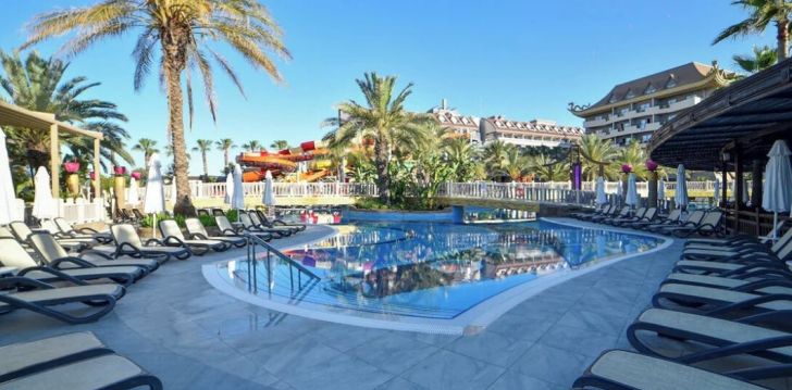 Viešbutis ROYAL DRAGON HOTEL įsikūręs Turkija.
