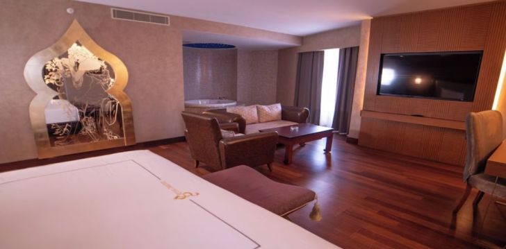 Viešbutis ROYAL DRAGON HOTEL įsikūręs Turkija.