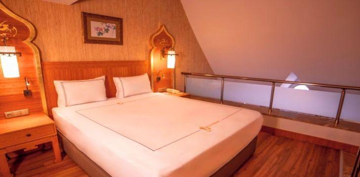 Viešbutis ROYAL DRAGON HOTEL įsikūręs Turkija.
