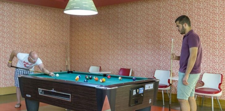 Apgyvendinimas 5* ROYAL DRAGON HOTEL