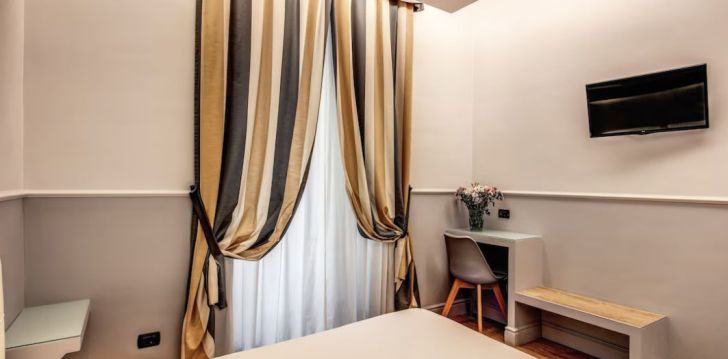 Viešbutis HOTEL TAORMINA įsikūręs Italija.
