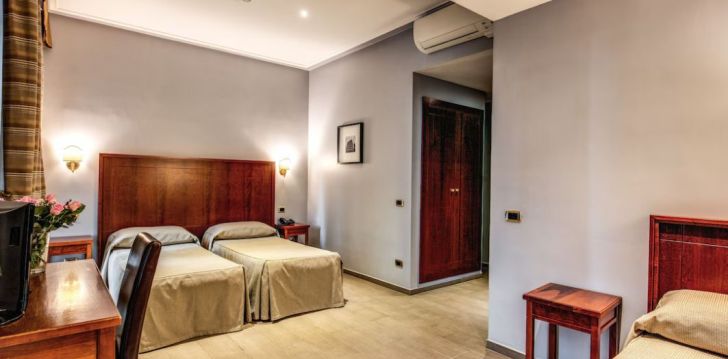 Viešbutis HOTEL TAORMINA įsikūręs Italija.