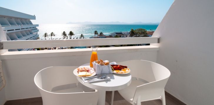 Planuoji kelionę į Ispanija? apsistokite 4 viešbutyje HOTEL CONDESA. 