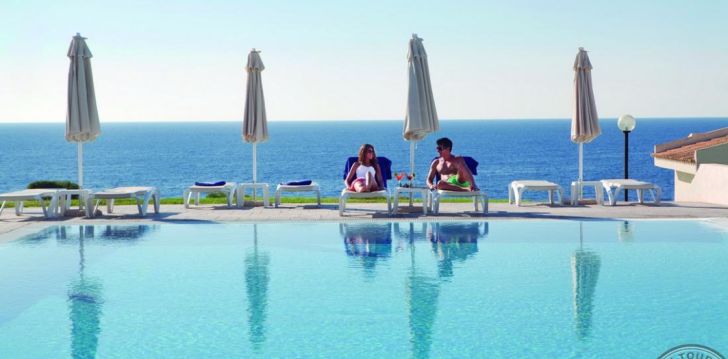 Apsistokite BLAU PUNTA REINA RESORT viešbutyje už gerą kainą.