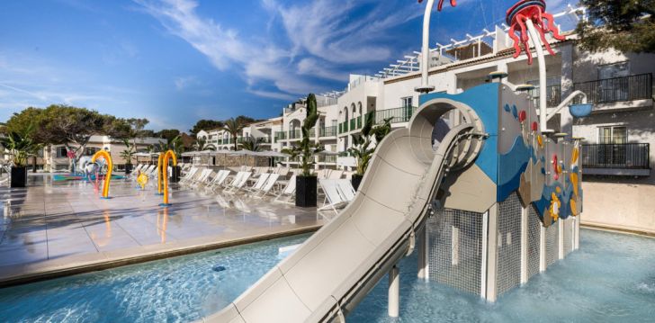 Viešbutis VIVA CALA MESQUIDA RESORT & SPA įsikūręs Ispanija.