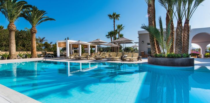 Apsistokite DEDALOS HOTEL viešbutyje už gerą kainą.