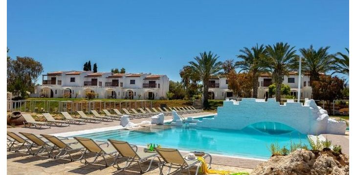 Apsistokite LATCHI FAMILY RESORT viešbutyje už gerą kainą. 