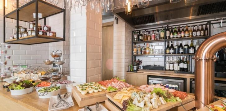 Apsistokite SMART HOTEL viešbutyje už gerą kainą.
