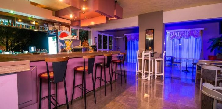 Viešbutis ACHOUSA HOTEL įsikūręs Graikija.
