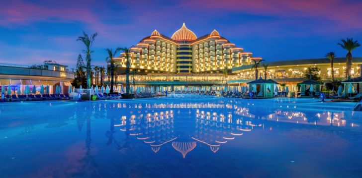 Apsistokite NEO PALACE viešbutyje už gerą kainą.