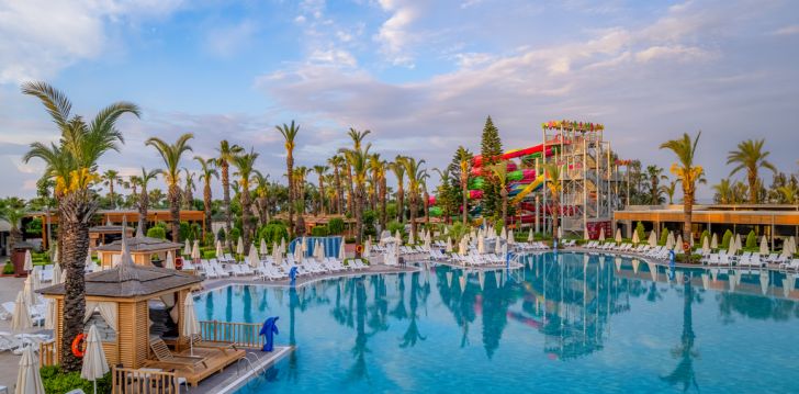 Tavęs laukia poilsis Turkija įsikūrusiame NEO PALACE