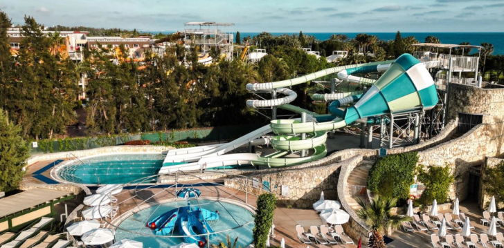 Apsistokite BLUE WATERS CLUB viešbutyje už gerą kainą.