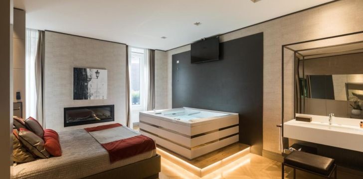 Apsistokite SAN CARLO SUITE viešbutyje už gerą kainą. 