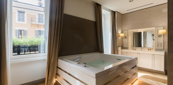 Viešbutis SAN CARLO SUITE įsikūręs Italija.