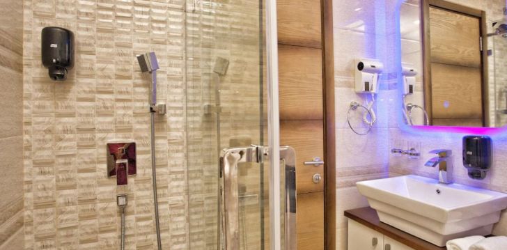 Planuoji kelionę į Juodkalnija? apsistokite 4 viešbutyje ACD WELLNESS & SPA. 