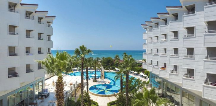 Tavęs laukia poilsis Turkija įsikūrusiame TERRACE BEACH RESORT HOTEL